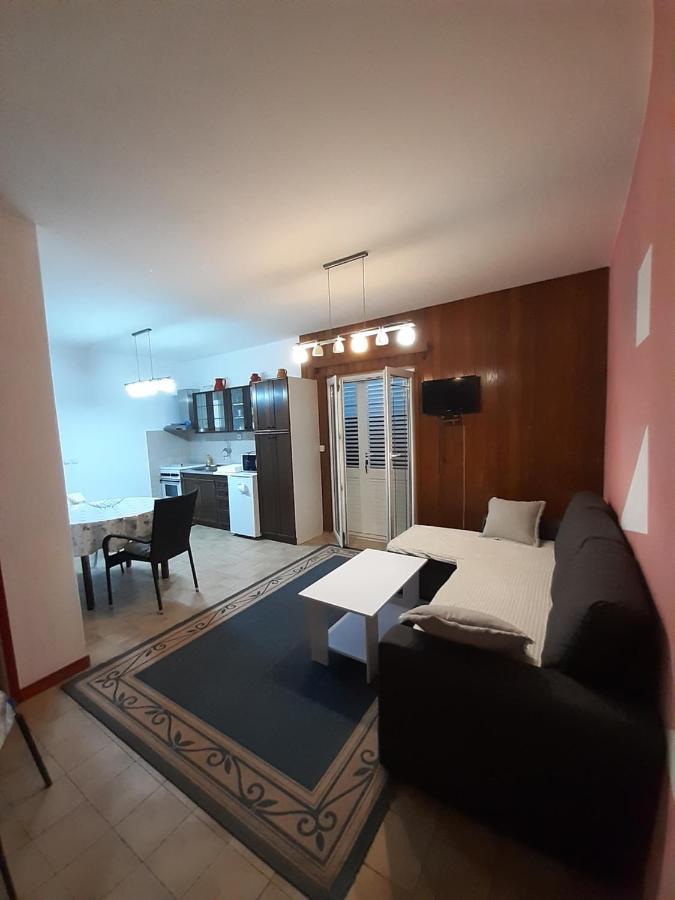 Apartments Cebalo - Ekonomija Đảo Korčula Ngoại thất bức ảnh